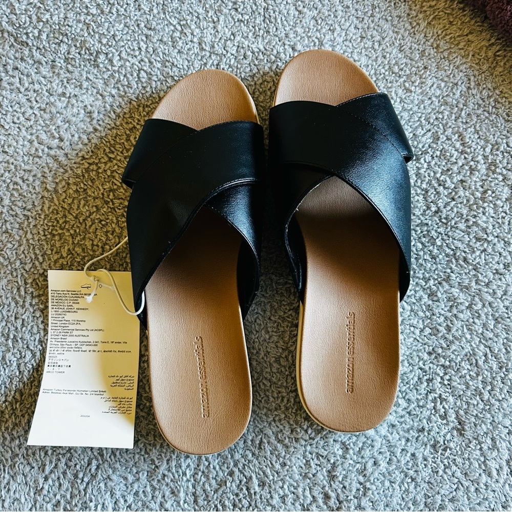 Amazon Essentials Black Cross-Strap Sandals - Picture 3 of 3